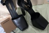 Magnifique, escarpins Burberry, jamais porté